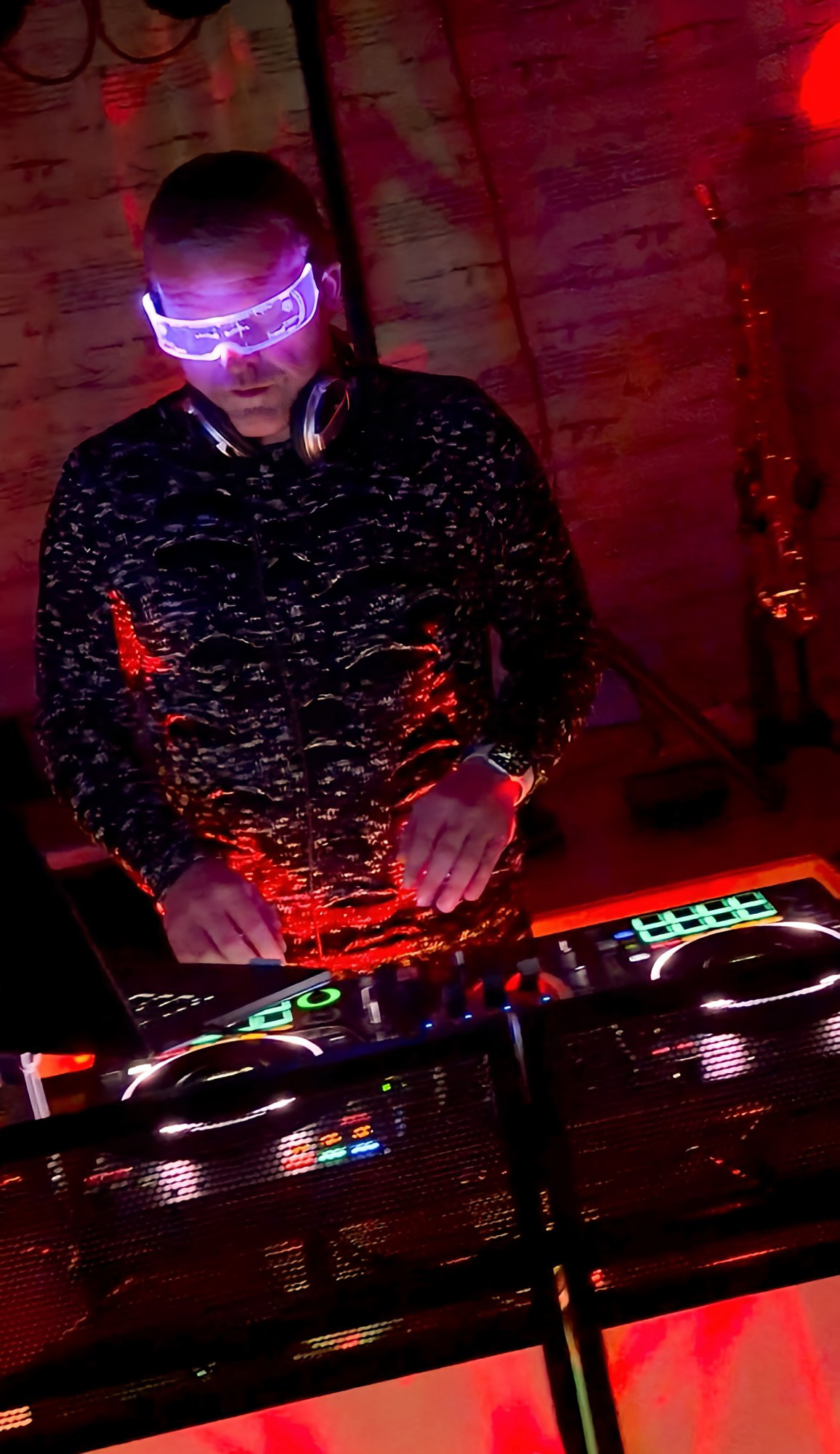 DJ Coachman Live Act mit Saxophon für Hochzeiten und Firmenevents in Augsburg, München und Umgebung