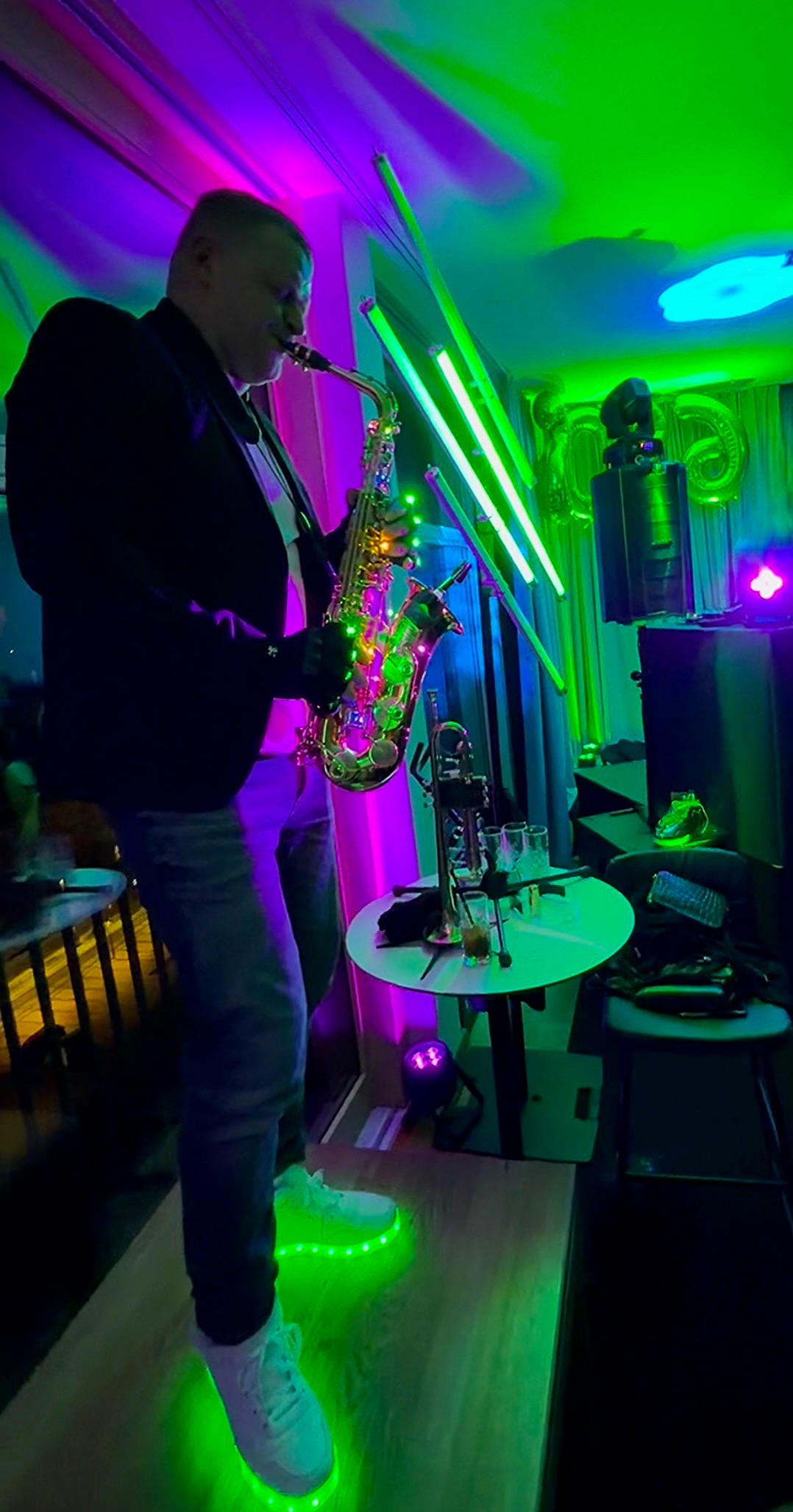 DJ Coachman Live Act mit Saxophon für Hochzeiten und Firmenevents in Augsburg, München und Umgebung